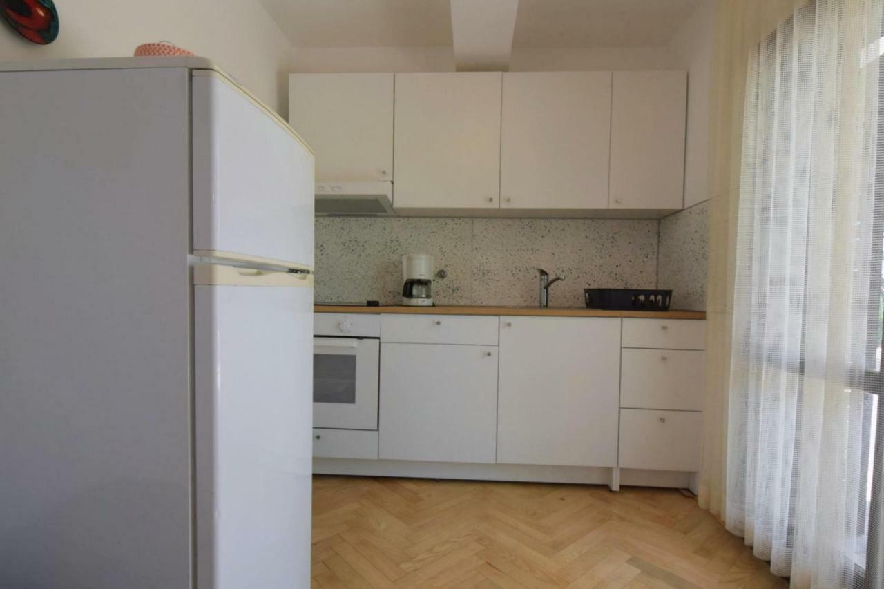 Apartments Jadanec Malinska Exterior photo